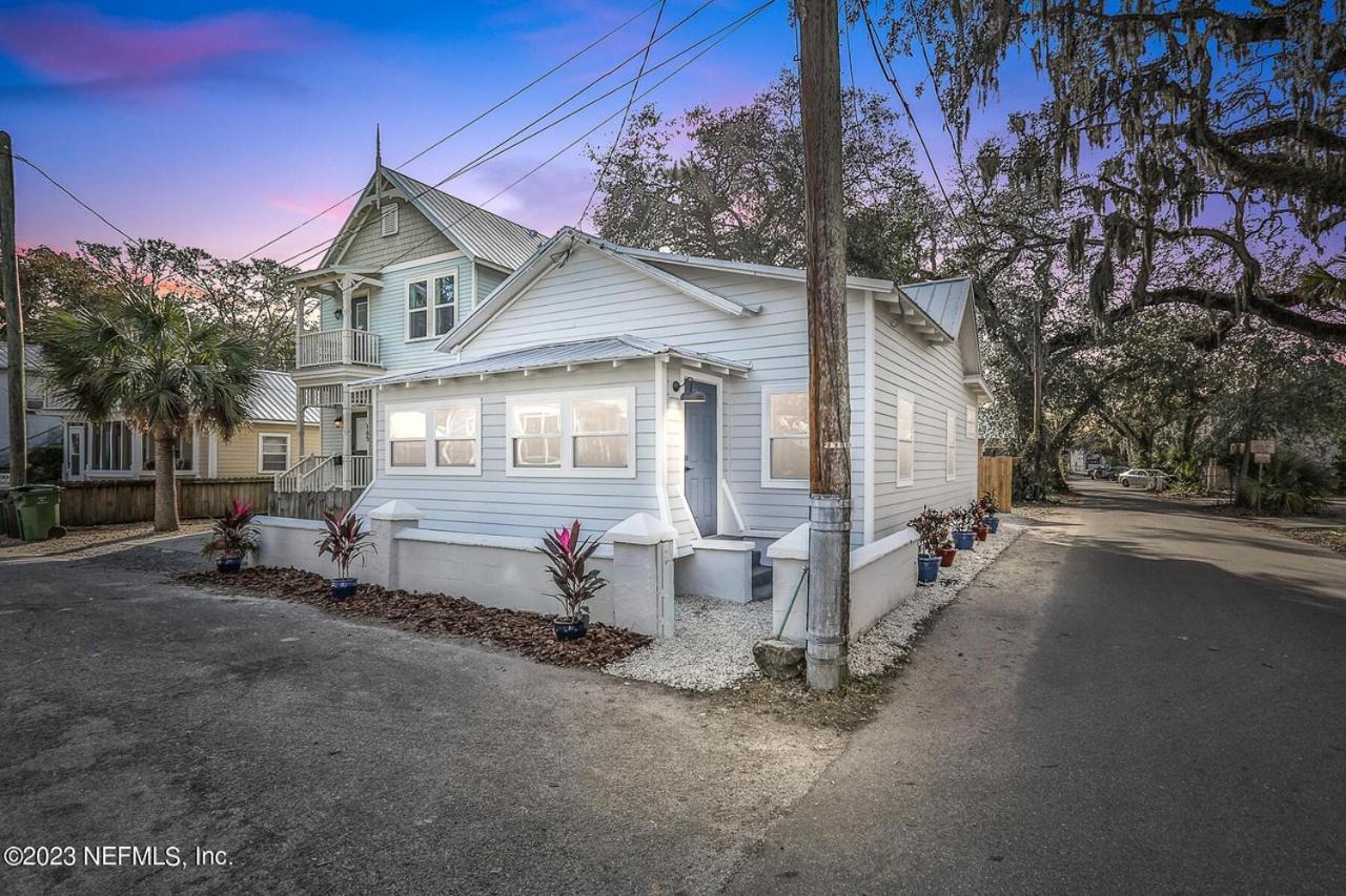 Steps To Trolley #11, Tesla Wall Connector, Walk Downtown St. Augustine Exteriör bild